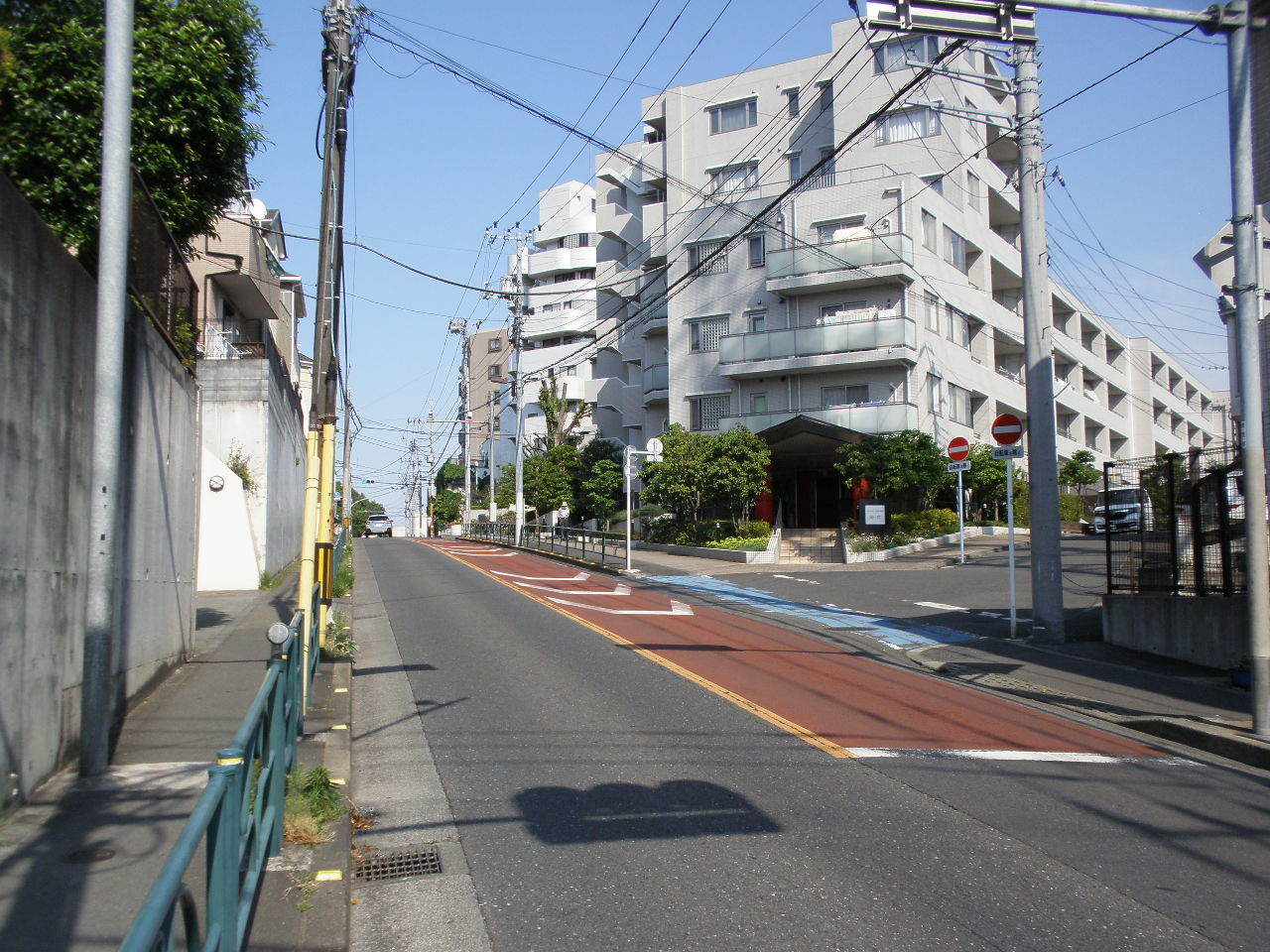 22年 お供え物と多摩蘭坂 わたしのギャラリー